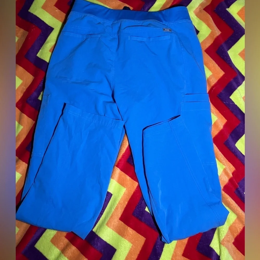 Figs Technical collection Axum cargo scrub pants